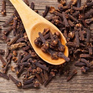 Clove (Syzygium aromaticum)